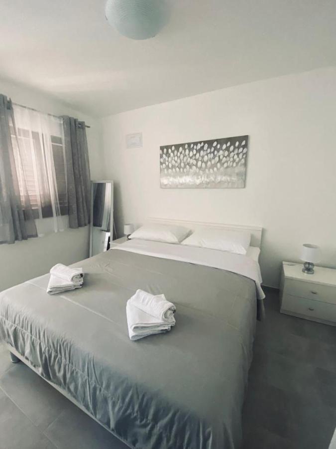 Apartmani Mila Starigrad Paklenica Exteriör bild
