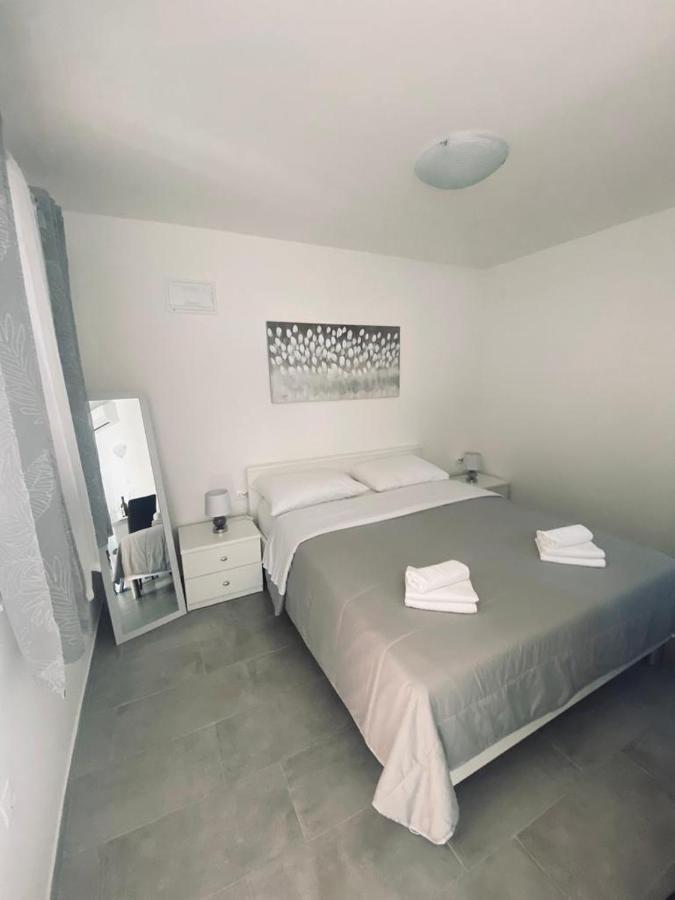 Apartmani Mila Starigrad Paklenica Exteriör bild