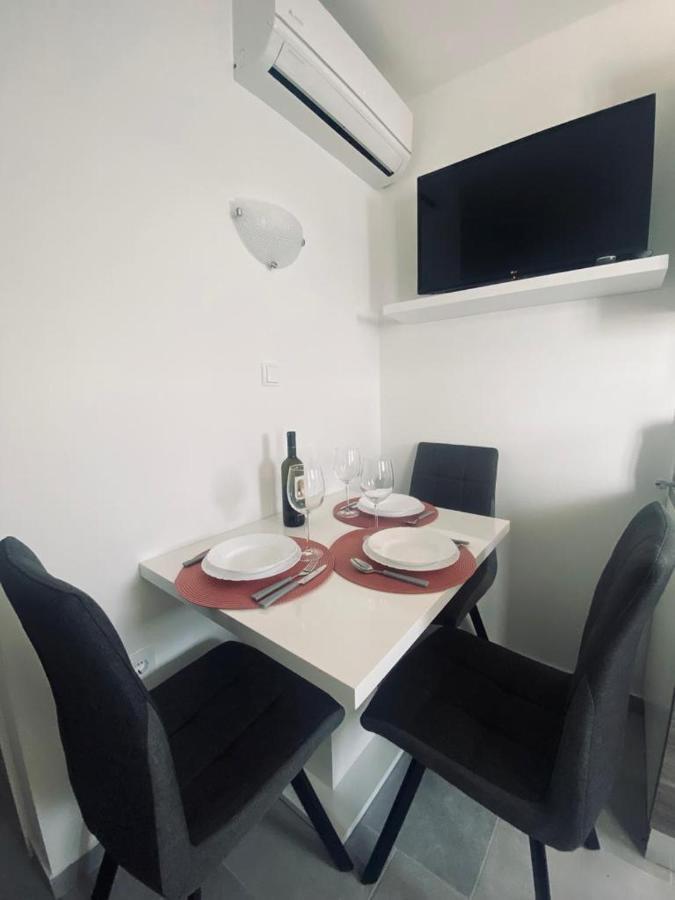 Apartmani Mila Starigrad Paklenica Exteriör bild