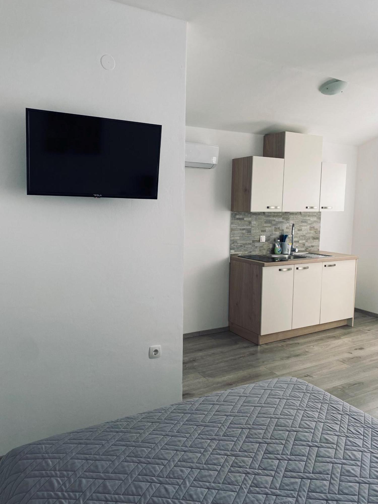 Apartmani Mila Starigrad Paklenica Exteriör bild