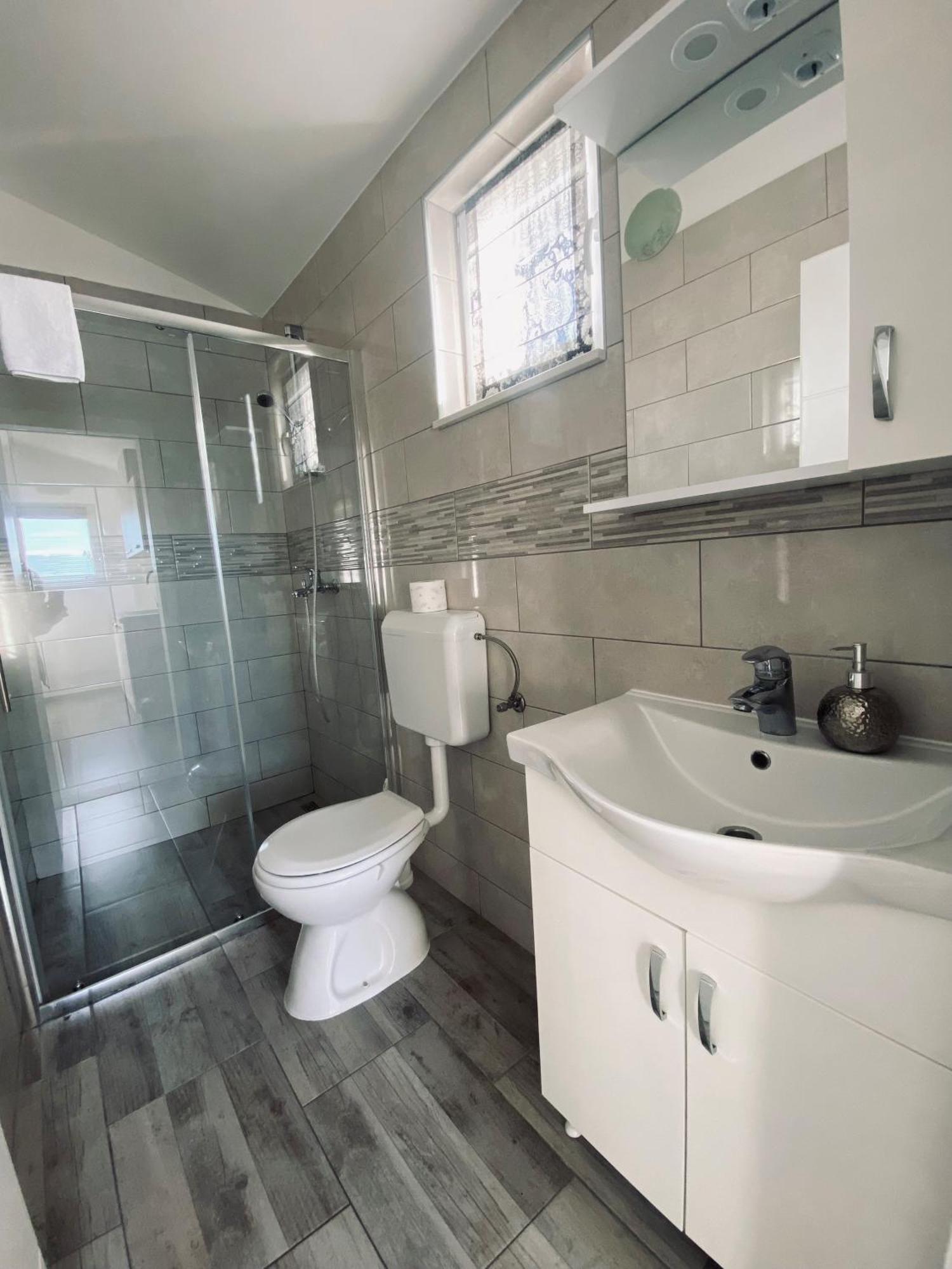 Apartmani Mila Starigrad Paklenica Exteriör bild