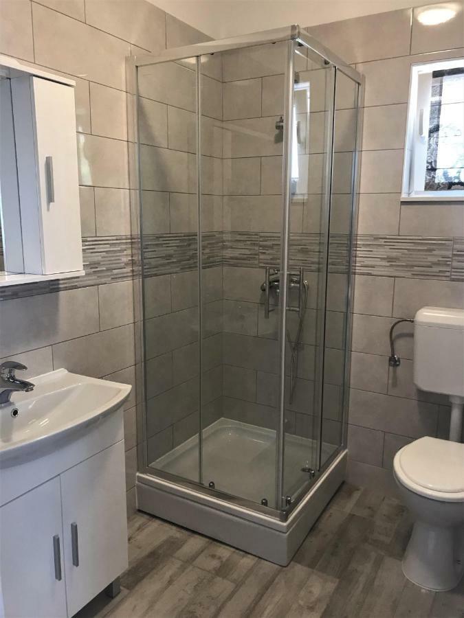Apartmani Mila Starigrad Paklenica Exteriör bild