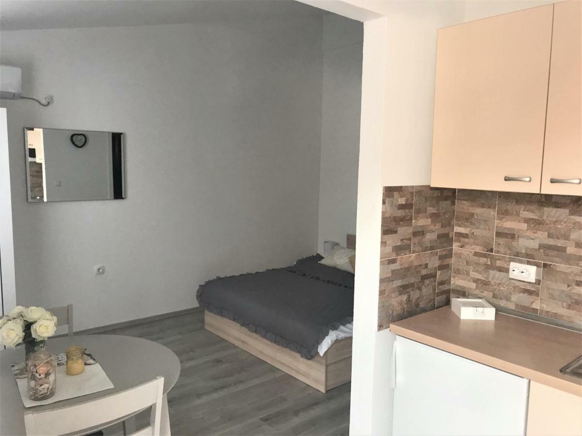 Apartmani Mila Starigrad Paklenica Exteriör bild