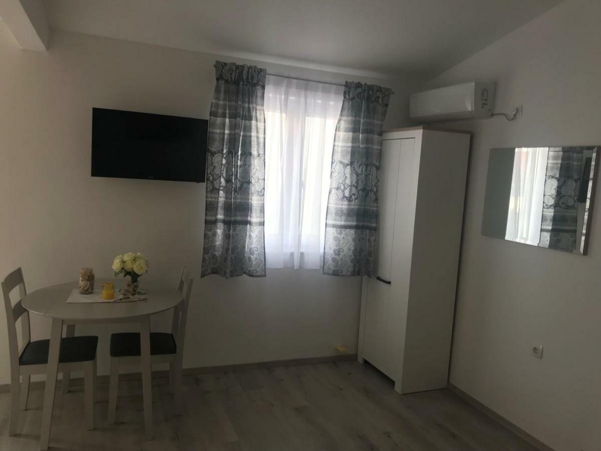 Apartmani Mila Starigrad Paklenica Exteriör bild