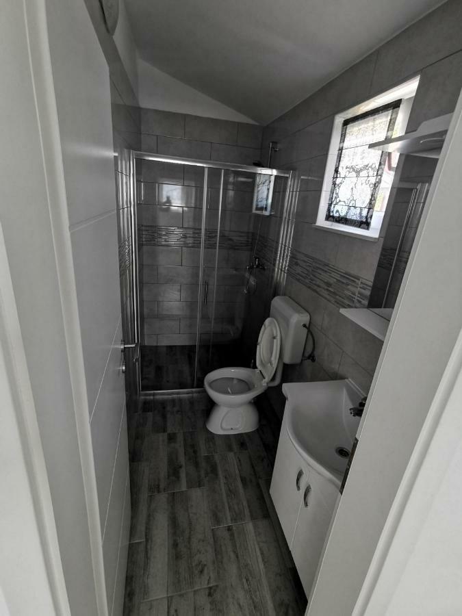 Apartmani Mila Starigrad Paklenica Exteriör bild
